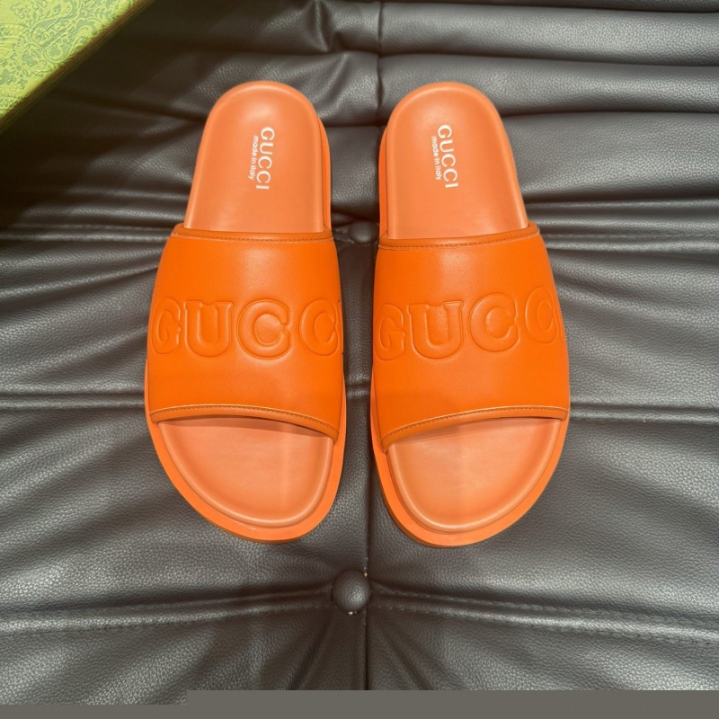 G*u*i slippers